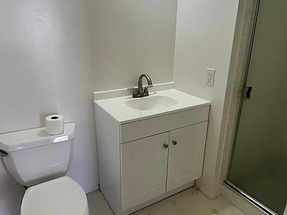 3rd image of 2916 Orchid St