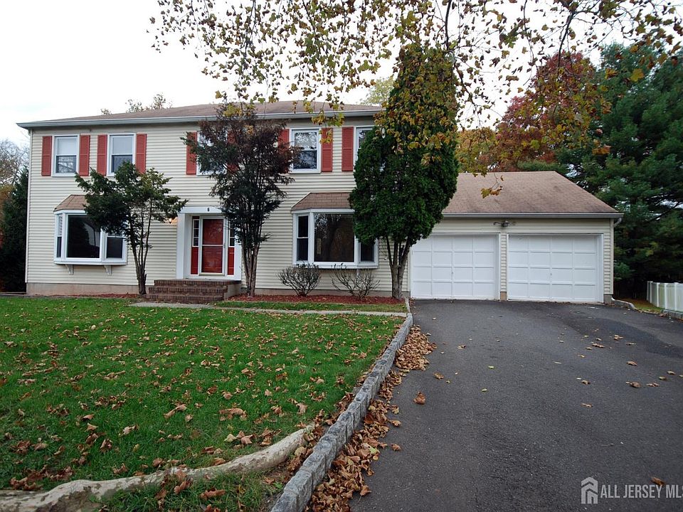 1st image of 6 Heather Ln