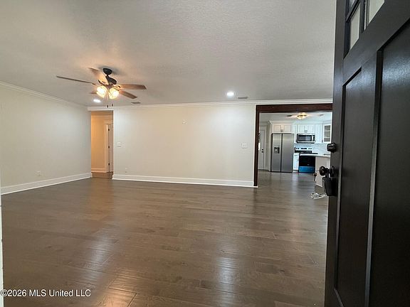 5th image of 203 Green Rd