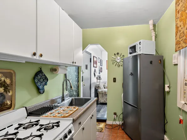 246 East 90th Street image 10 of 14