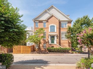 2429 Gorgas Pl, Alexandria, VA 22311