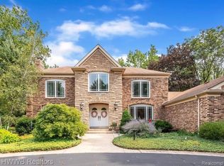 4201 Stoneleigh Rd, Bloomfield Hills, MI 48302