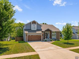 2712 SW Sherwood Park Dr, Topeka, KS 66614