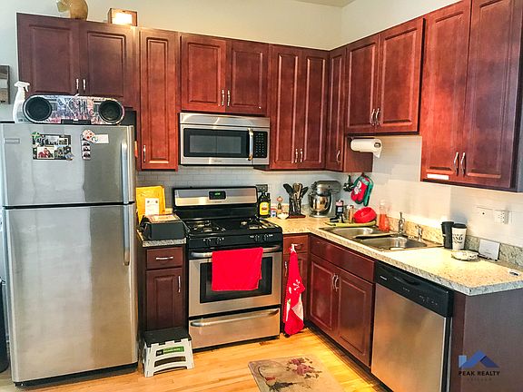5th image of 847 N Rockwell St #2F