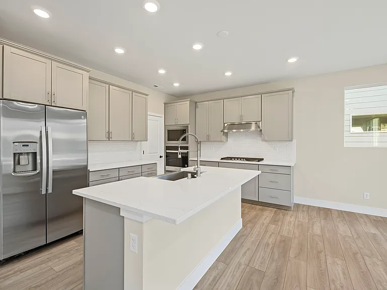 5399 Century Pl NE — Photo 2