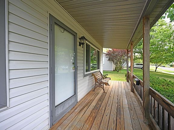 4th image of 237 Oneida Dr