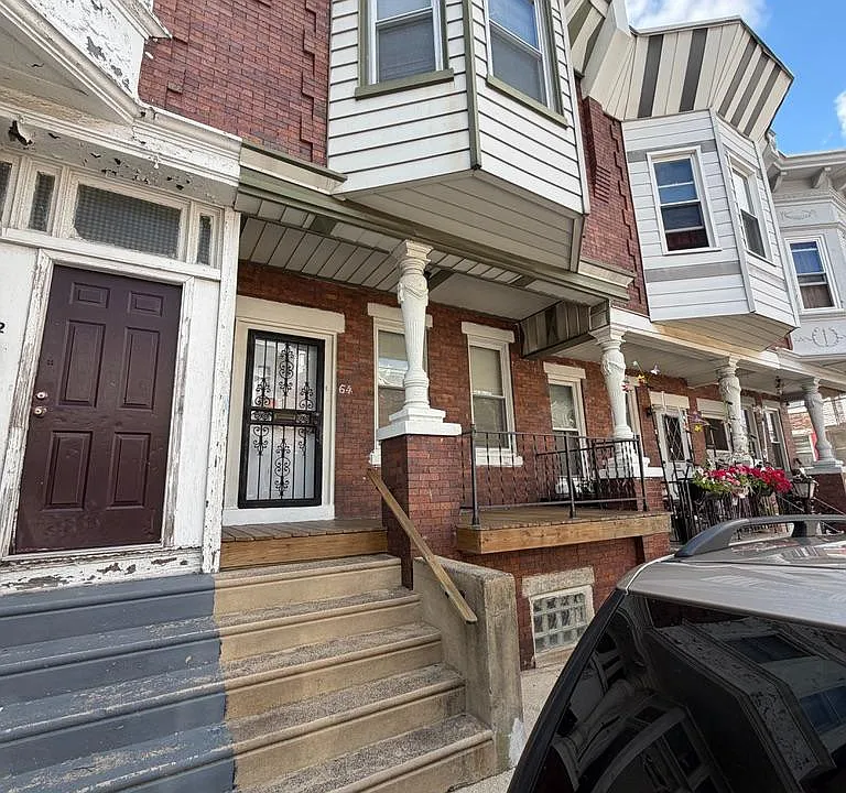 64 W Sharpnack St