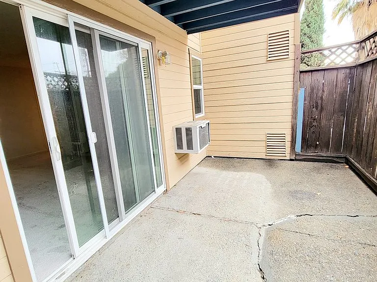 2067 Riley Ct. — Photo 9