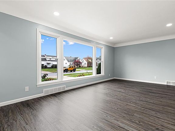 4th image of 382 High Tee St