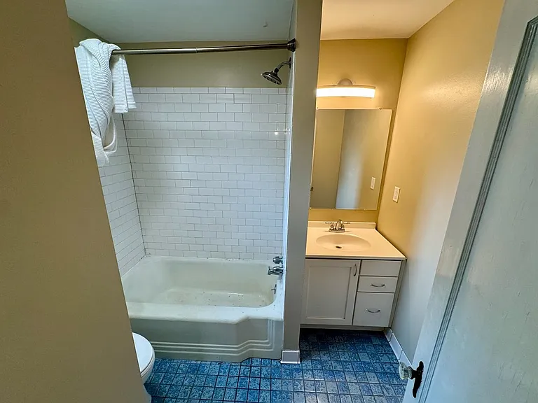 1706 Cowling Ave — Photo 8