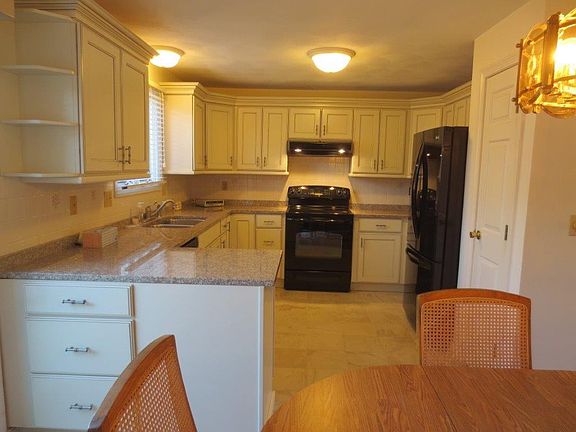 3rd image of 7C Tamarac Dr