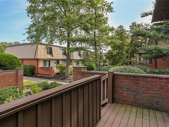 4th image of 22 N Heritage Dr