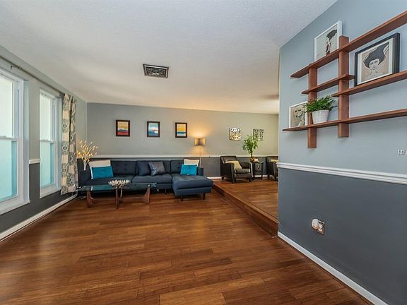 3rd image of 817 High View Dr