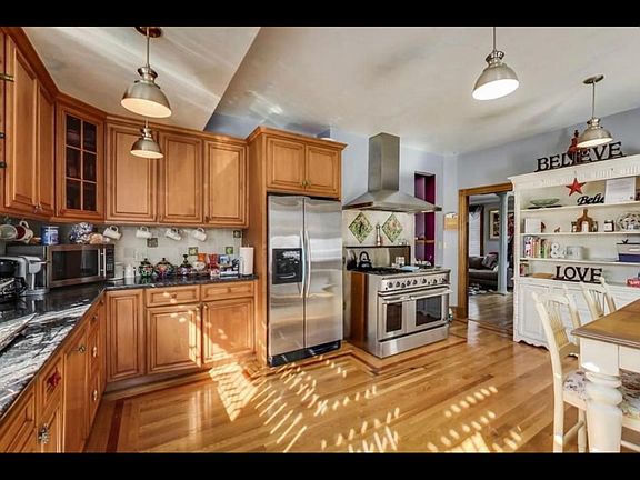 5th image of 170 E Squantum St