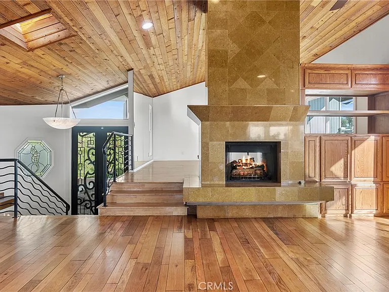 207 La Jolla Dr — Photo 13