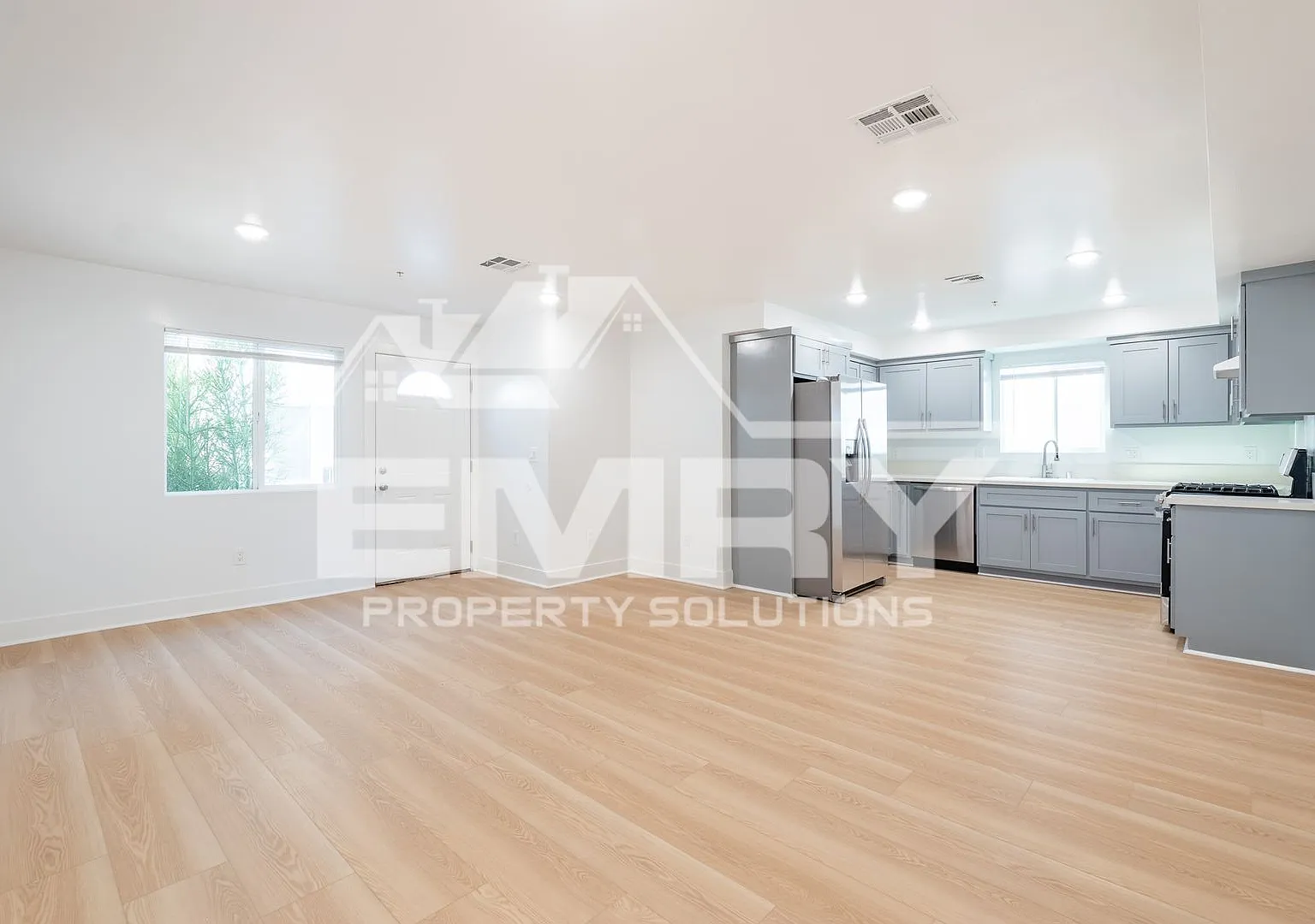814 N Wilmington Blvd, Wilmington, CA 90744 — Photo 1