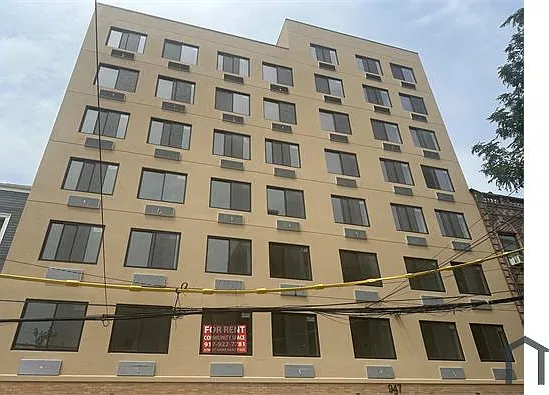 943 College Ave #3D — Photo 1
