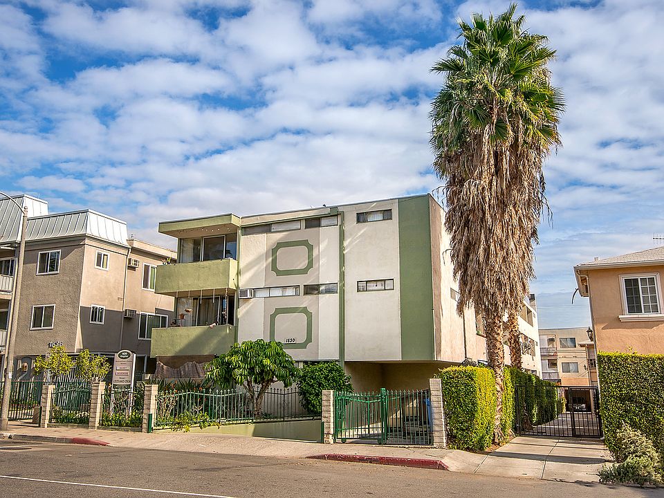 2nd image of 1830 N Kingsley Dr APT 104