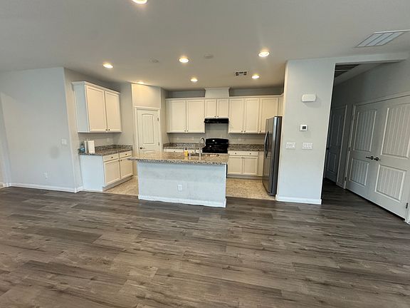 2nd image of 8634 Vondel Park St