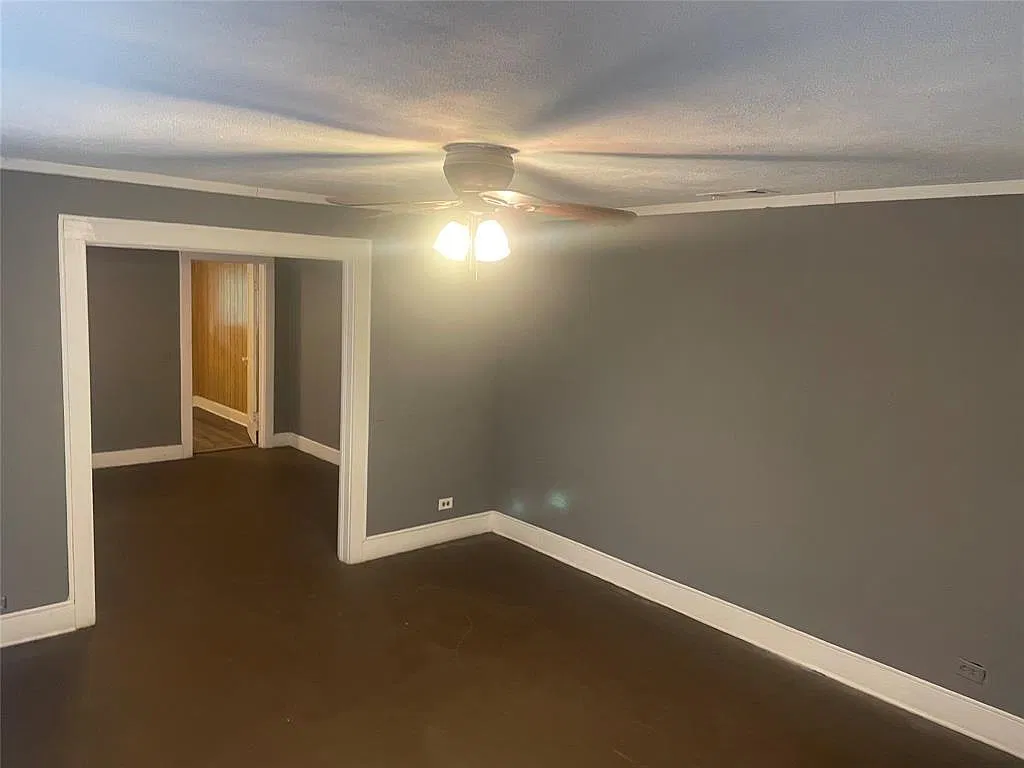 3 bed, 1.0 bath, 1104 sqft, $1,200 — Photo 4