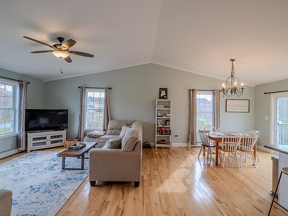 4th image of 19 Magnolia Hill Road