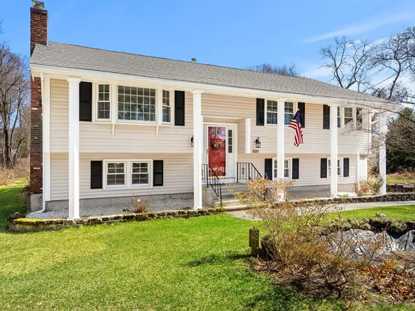 501 Trull Rd, Tewksbury, MA 01876