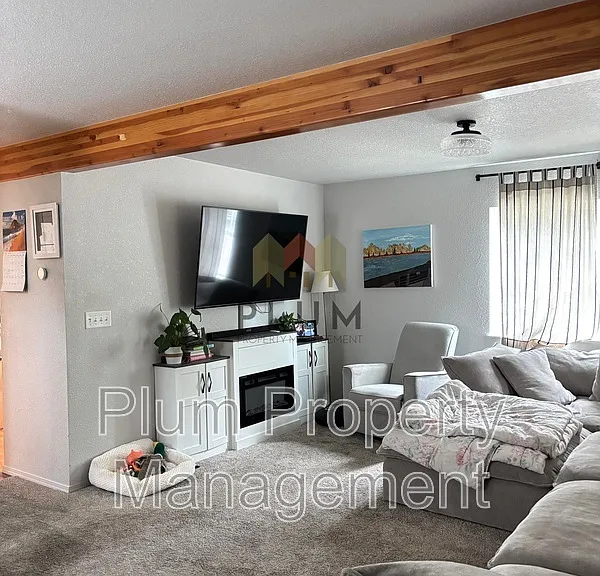 4400 Martindale Way — Photo 5