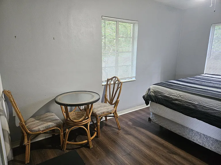 817 S Evergreen Ave — Photo 5