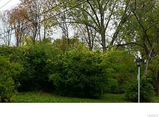 905 Deerfield Dr, North Tonawanda, NY 14120