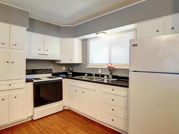 4th image of 207 Estonia Dr