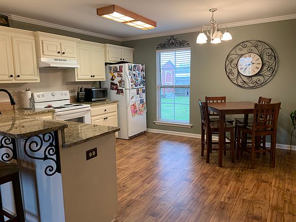 5th image of 158 Sugarland Cir