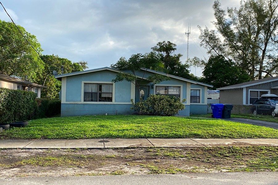1st image of 4710 SW 18th St