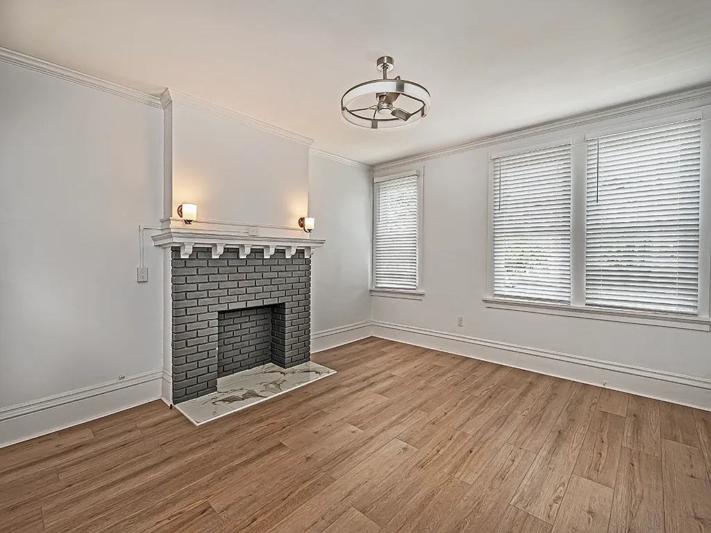 2 bed, $2,300 — Photo 3