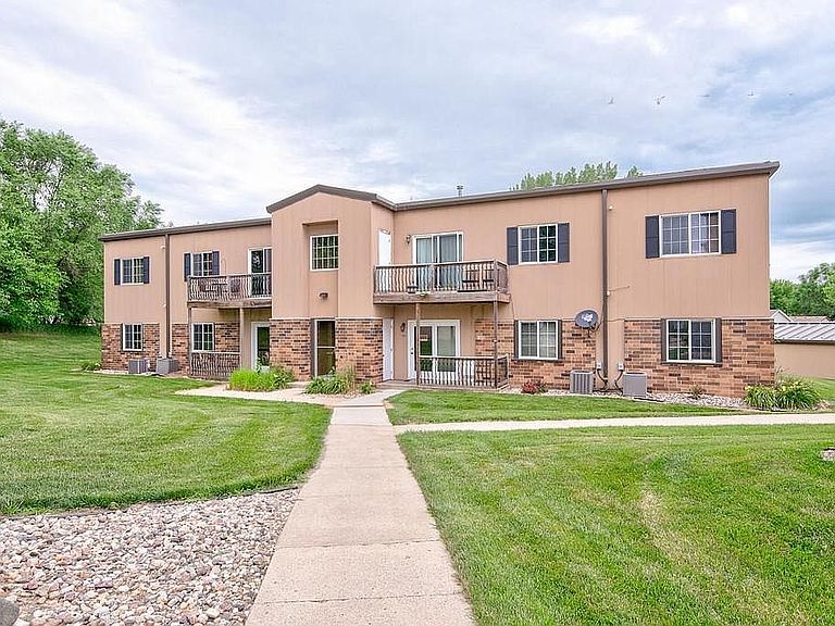 3 27th St Spirit Lake, IA, 51360 Apartments for Rent Zillow