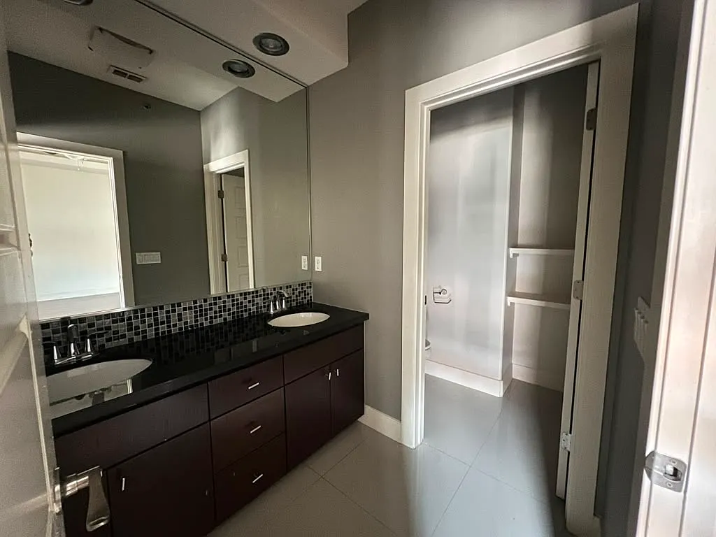 3016 South L Street - 4 — Photo 4
