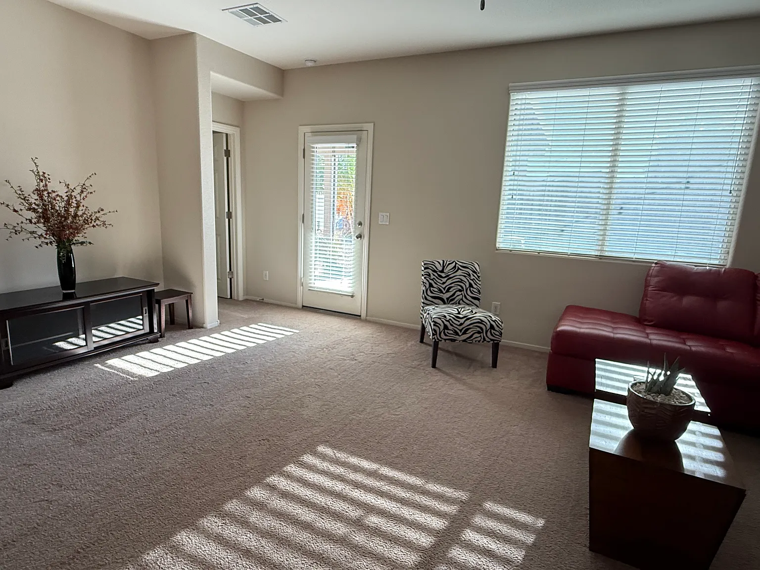 3 bed, 1484 sqft, $2,300 — Photo 4