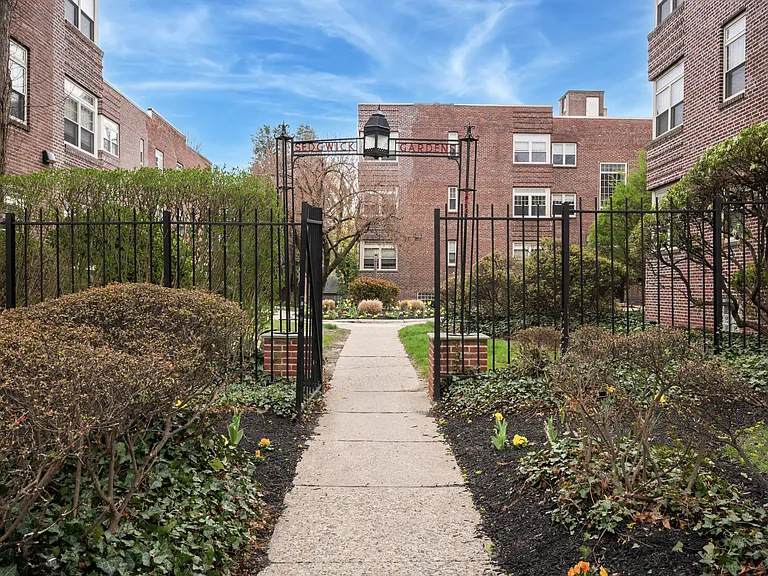 Sedgwick Gardens — Photo 9