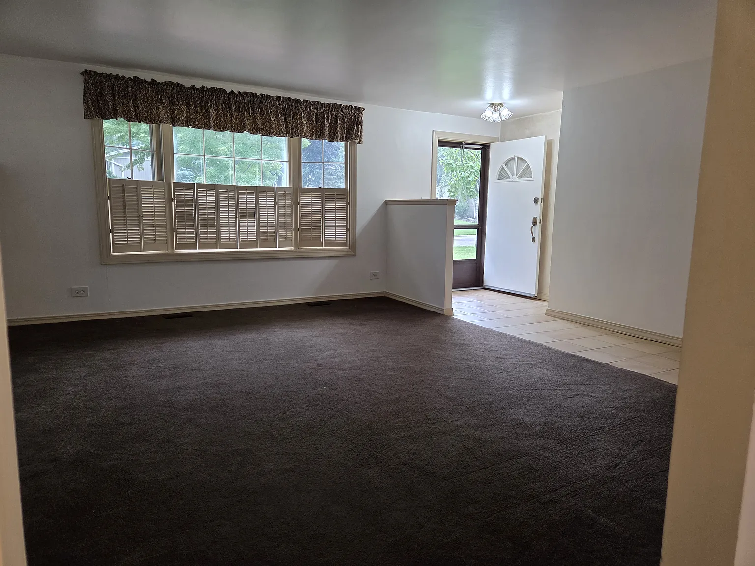 3 bed, 1.5 bath, 1140 sqft, $2,550 — Photo 3