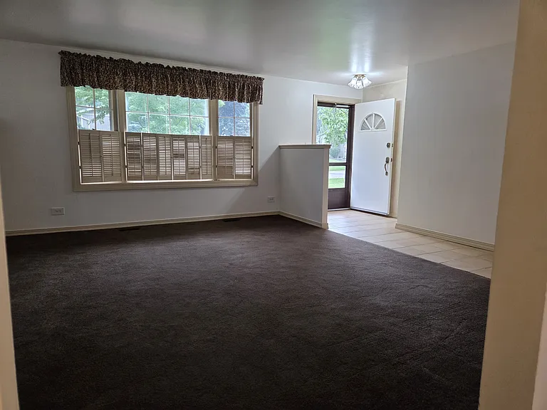 516 Bahama Ln — Photo 3