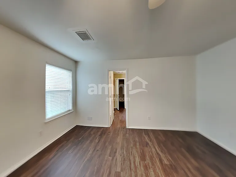 9618 Lasbury Dr — Photo 15