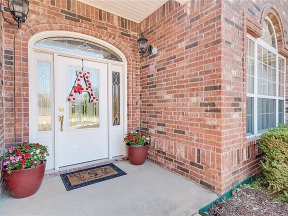4th image of 1238 S Saint Andrews Cir