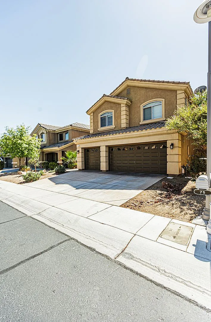4 Bedroom home located in Rhodes Ranch — Photo 3