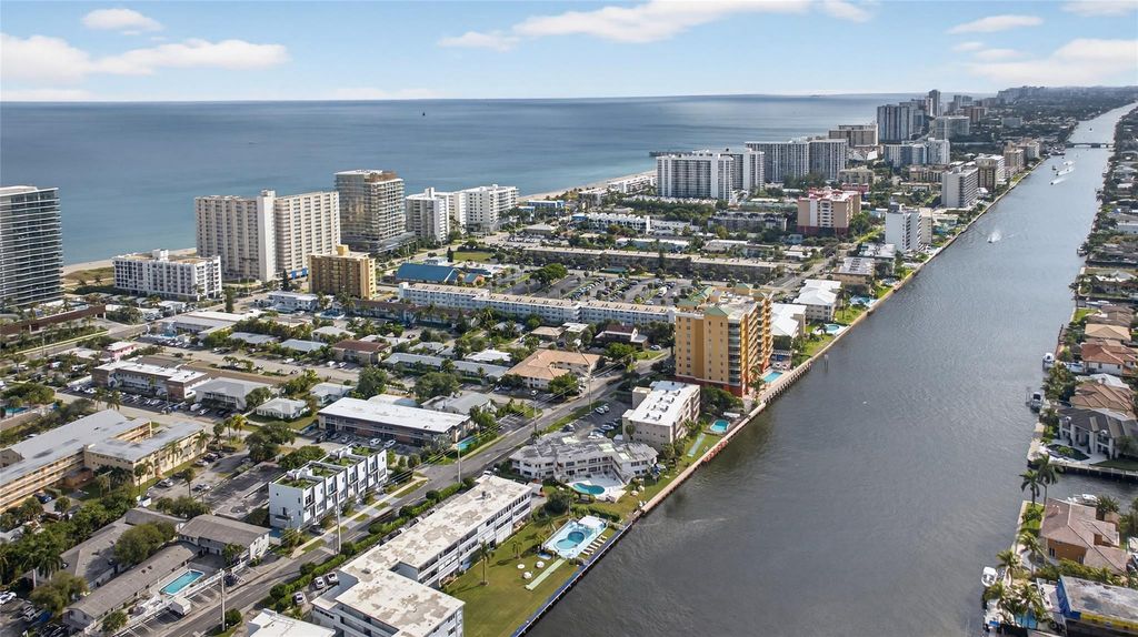 1001 N Riverside Drive #305, photo 2