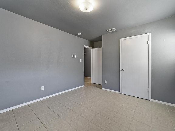 5th image of 101 S Bernice Dr #18106231