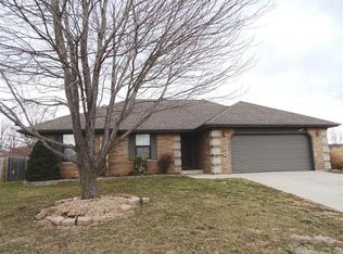 502 N Cherry Cir, Nixa, MO 65714