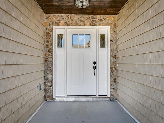 4th image of 399 Jessicas Way