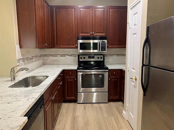 3rd image of 2400 McCue Rd APT 438