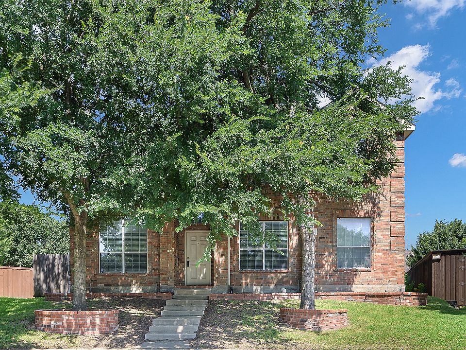1st image of 211 Mineral Springs Dr
