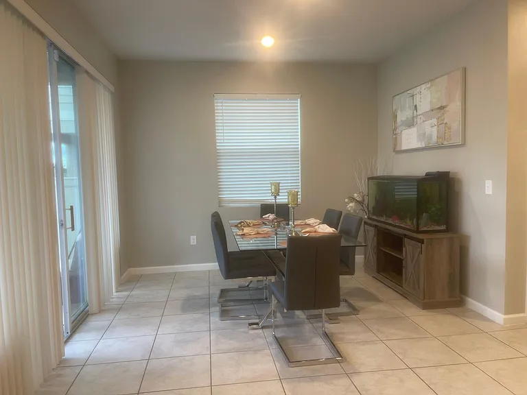 1218 Forest Gate Cir — Photo 8