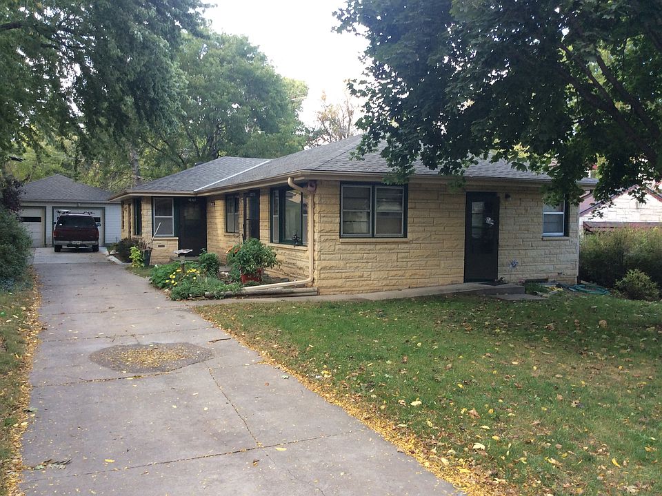 1st image of 3476 Woods Ave